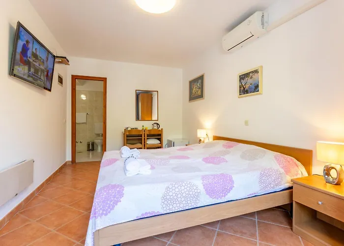 Garden Chiara Affittacamere 3*