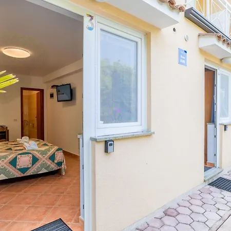 Garden Chiara Guest house