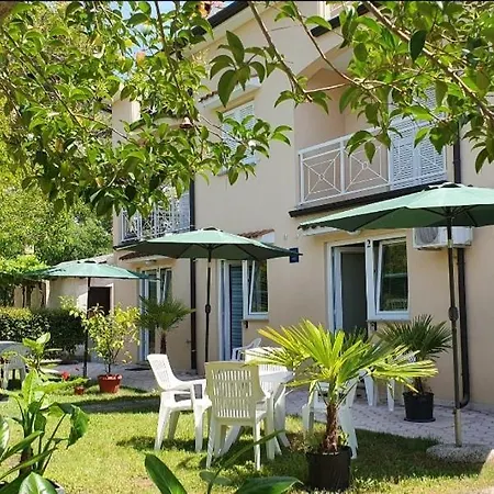 Gasthuis Garden Chiara Poreč